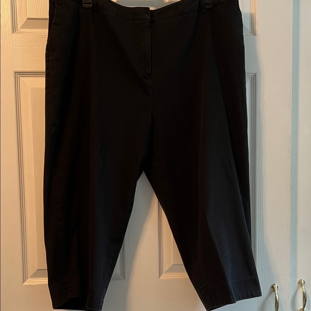 Women's Black cotton capris. Size 2x